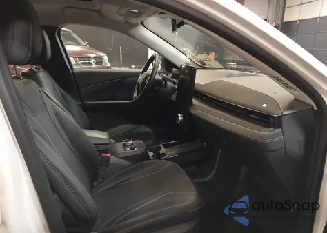 2024 Ford Mustang Mach-E Premium z USA, uszkodzony, nr VIN 3FMTK3SU2RMA26274